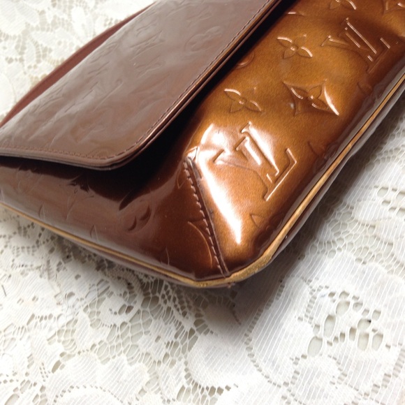 Louis Vuitton Bronze Vernis Shoulder-Crossbody - Picture 7 of 15